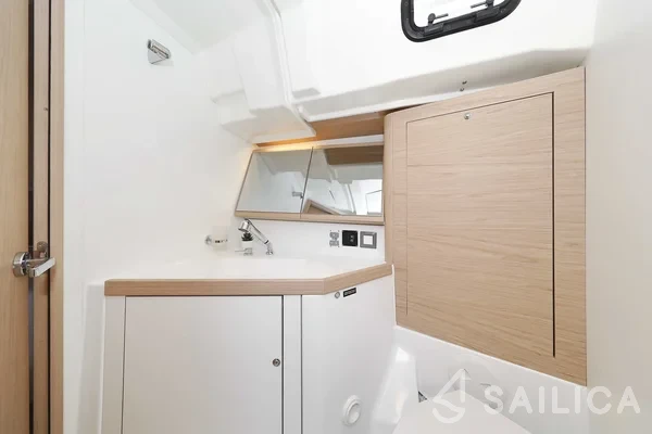Oceanis 46.1 - Yacht Charter Sailica