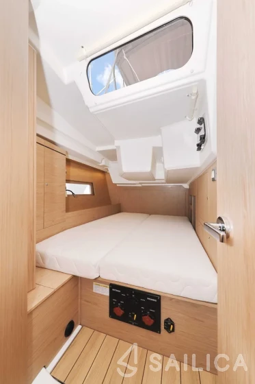 Oceanis 46.1 - Yacht Charter Sailica