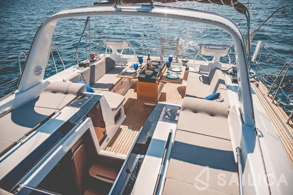 Oceanis 55.1 - Yacht Charter Sailica