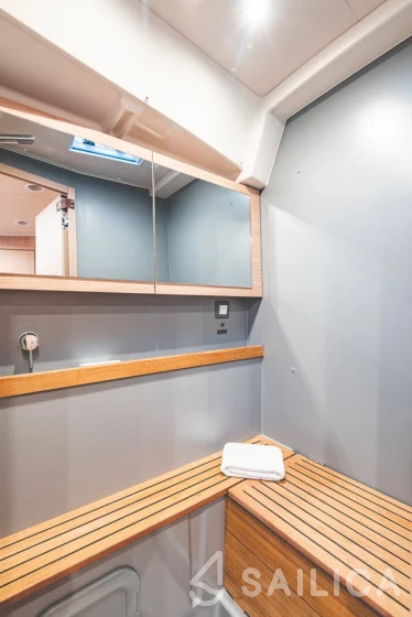 Oceanis 55.1 - Yacht Charter Sailica
