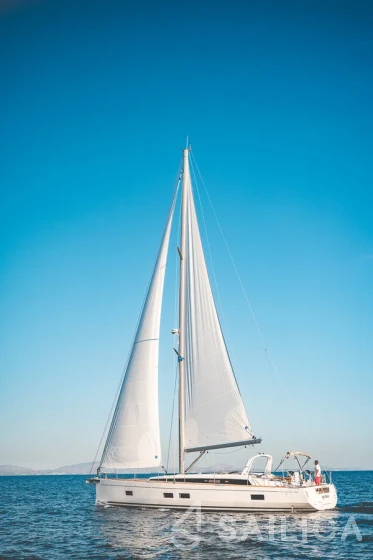 Oceanis 55.1 - Yacht Charter Sailica