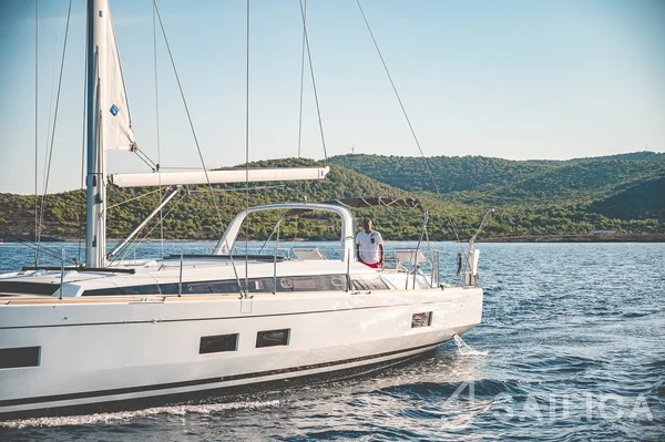 Oceanis 55.1 - Yacht Charter Sailica