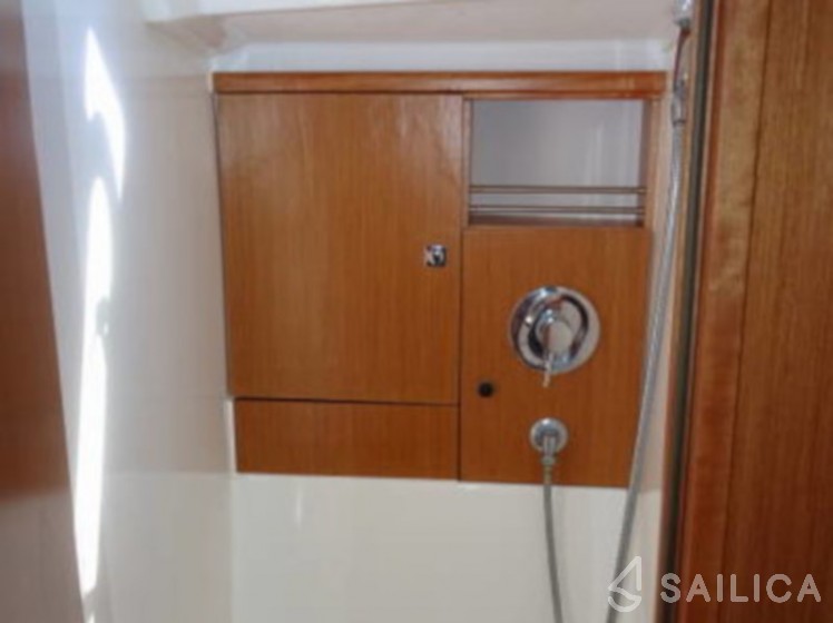 Bavaria Cruiser 46 - Yacht Charter Sailica