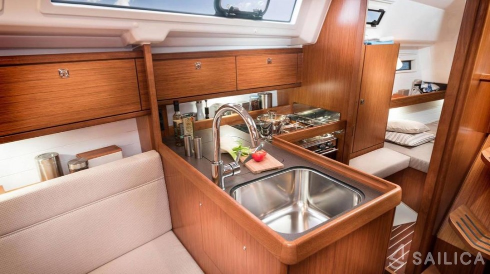 Bavaria 34 Cruiser - Yacht Charter Sailica