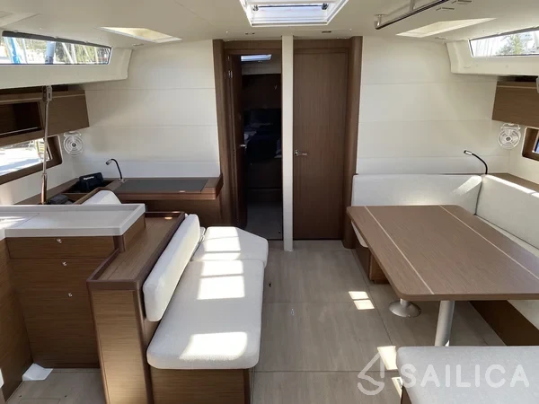 Oceanis 51.1 - Yacht Charter Sailica