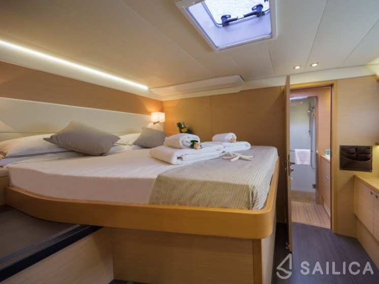 Lagoon 620 - Photo #2 Lagoon 620 - Yacht Charter Sailica