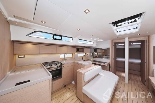 Oceanis 51.1 - Yacht Charter Sailica