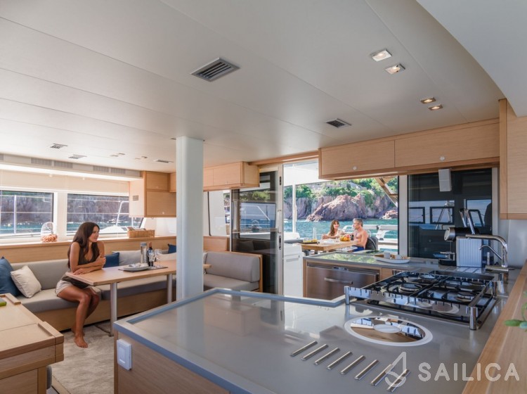 Lagoon 52 - Yacht Charter Sailica