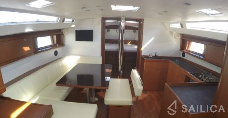 Oceanis 48 - Yacht Charter Sailica
