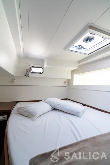 Lagoon 40 - Yacht Charter Sailica