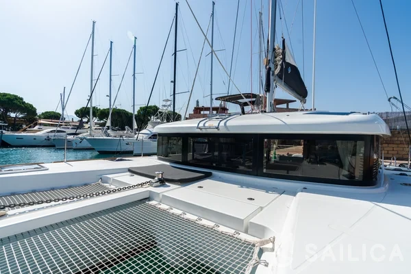 Lagoon 40 - Yacht Charter Sailica