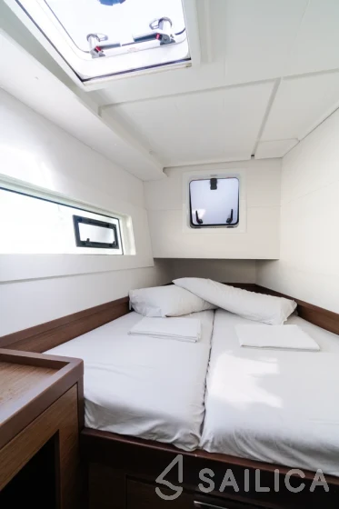 Lagoon 40 - Yacht Charter Sailica