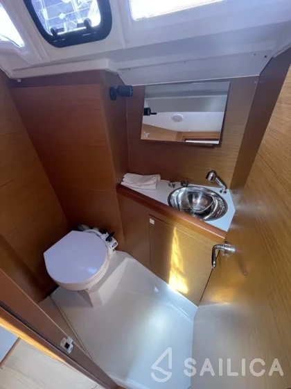 Sun Odyssey 349 - Yacht Charter Sailica