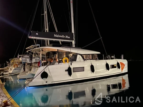 Lagoon 42 - Yacht Charter Sailica