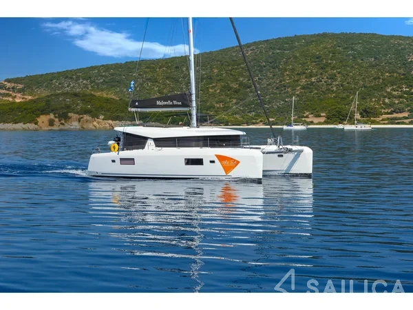 Lagoon 42 - Yacht Charter Sailica