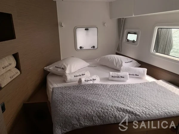 Lagoon 42 - Yacht Charter Sailica