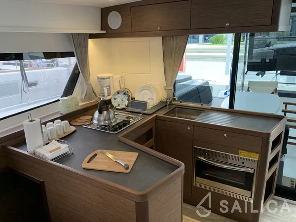 Lagoon 42 - Yacht Charter Sailica