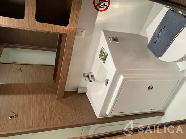 Lagoon 42 - Yacht Charter Sailica