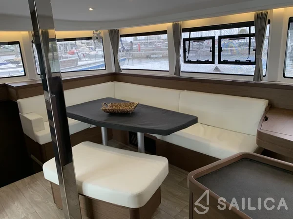 Lagoon 42 - Yacht Charter Sailica