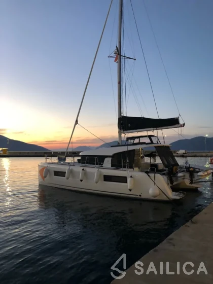 Lagoon 40 - Yacht Charter Sailica