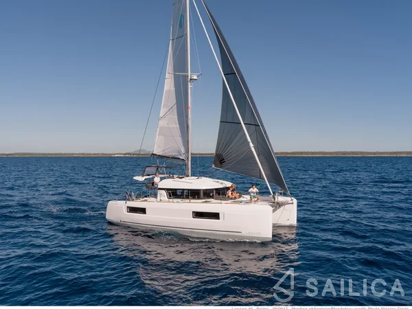 Lagoon 40 - Yacht Charter Sailica