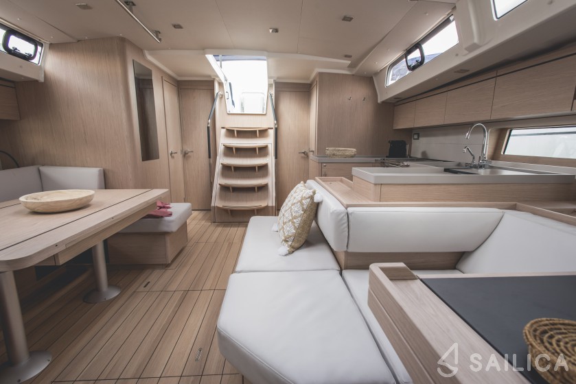 Oceanis 51.1 - Yacht Charter Sailica