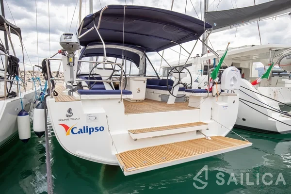Oceanis 51.1 - Yacht Charter Sailica