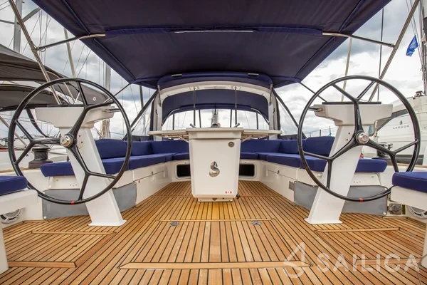 Oceanis 51.1 - Yacht Charter Sailica