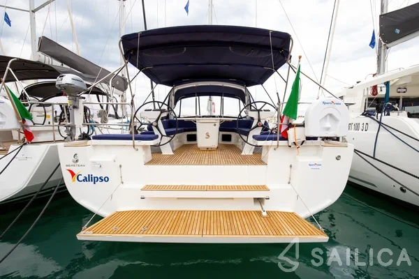 Oceanis 51.1 - Yacht Charter Sailica