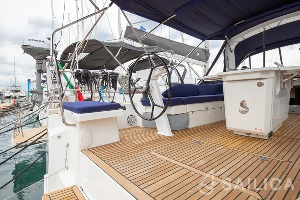 Oceanis 51.1 - Yacht Charter Sailica
