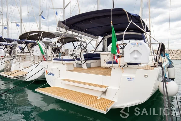 Oceanis 51.1 - Yacht Charter Sailica
