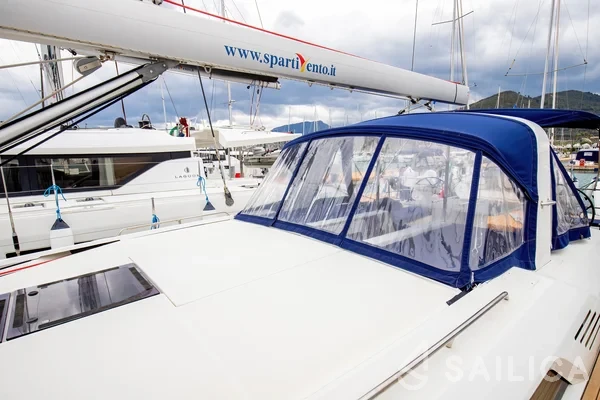 Oceanis 51.1 - Yacht Charter Sailica