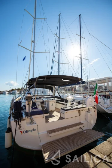 Oceanis 51.1 - Yacht Charter Sailica