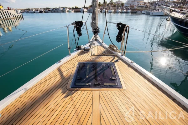 Oceanis 51.1 - Yacht Charter Sailica