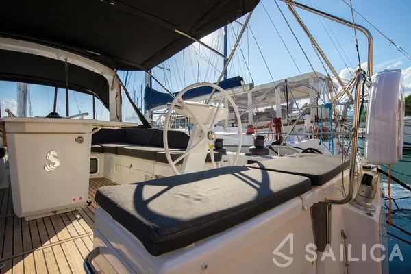 Oceanis 51.1 - Yacht Charter Sailica