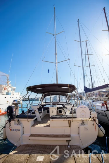 Oceanis 51.1 - Yacht Charter Sailica
