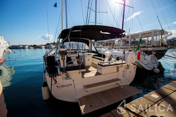 Oceanis 51.1 - Yacht Charter Sailica
