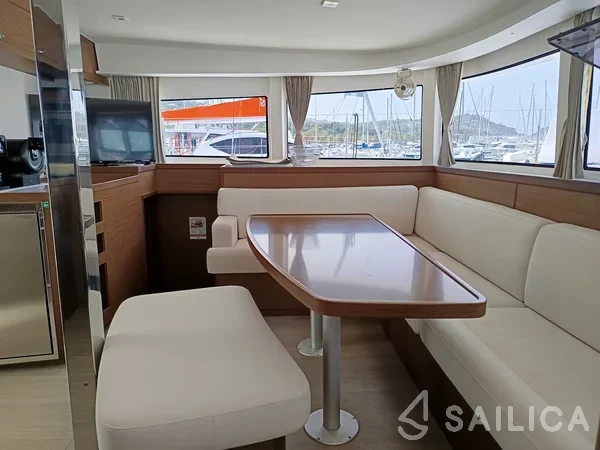 Lagoon 42 - Yacht Charter Sailica