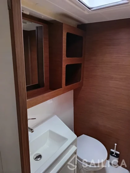 Lagoon 42 - Yacht Charter Sailica