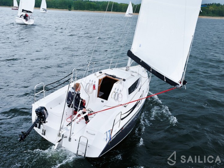 Maxus 26 Prestige - Yacht Charter Sailica