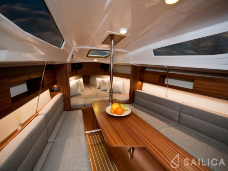 Maxus 26 Prestige - Yacht Charter Sailica