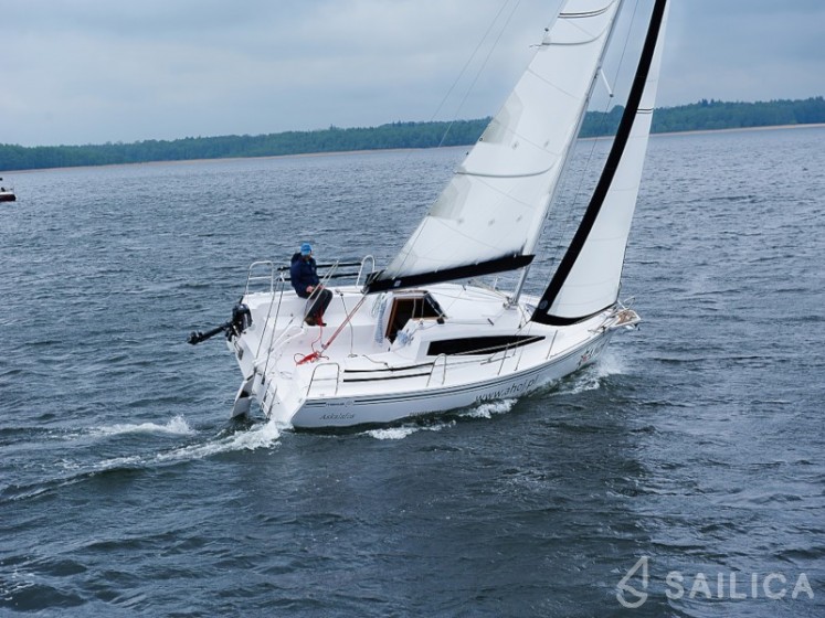 Maxus 26 Prestige - Yacht Charter Sailica