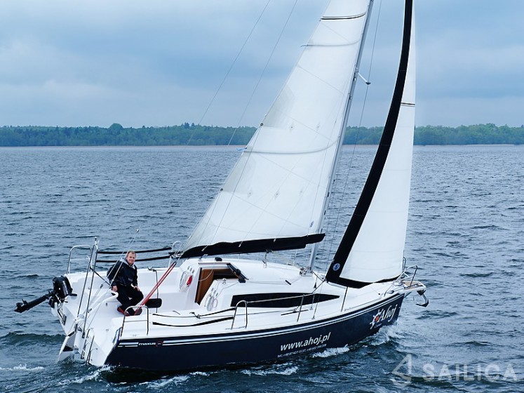Maxus 26 Prestige - Yacht Charter Sailica
