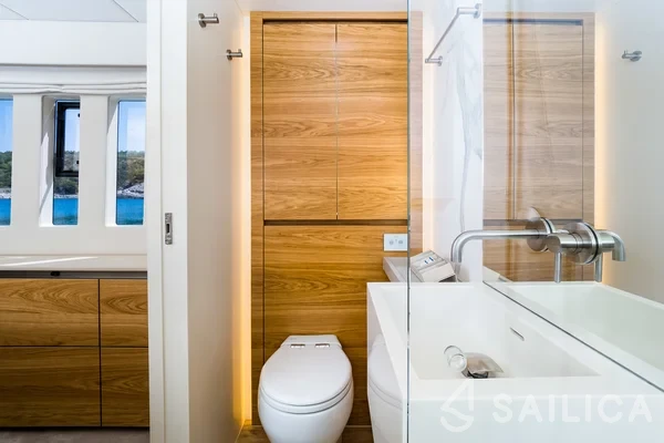 Sunreef 60 - Yacht Charter Sailica