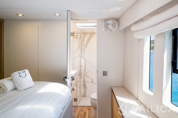 Sunreef 60 - Yacht Charter Sailica
