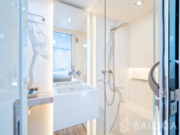 Sunreef 60 - Yacht Charter Sailica