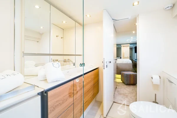 Sunreef 60 - Yacht Charter Sailica