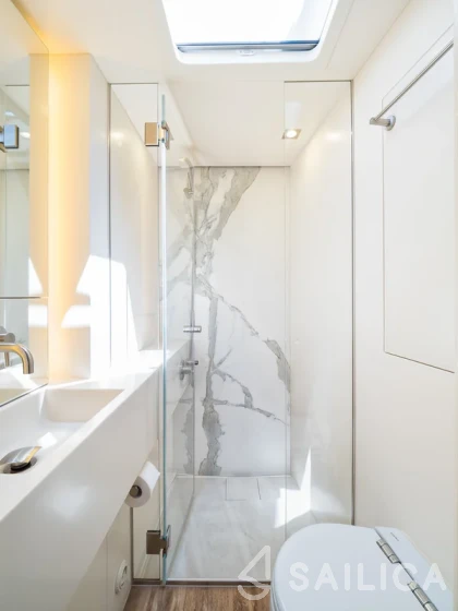 Sunreef 60 - Yacht Charter Sailica