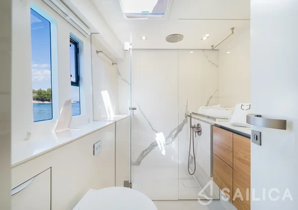 Sunreef 60 - Yacht Charter Sailica