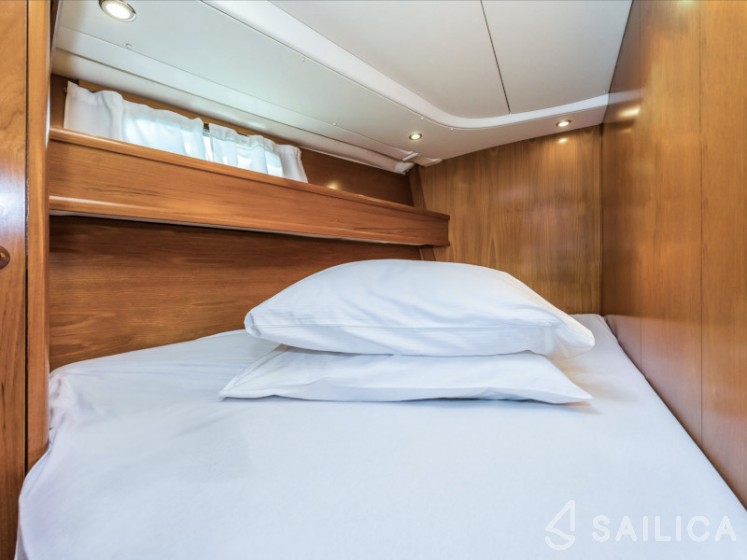 Sun Odyssey 54DS - Photo #14 Sun Odyssey 54DS - Yacht Charter Sailica